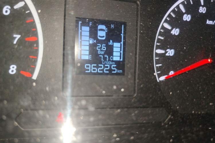 Used FORTHING Lingzhi 2022 M5 1.6L Practical Model 5 Seats Odometer Close Up