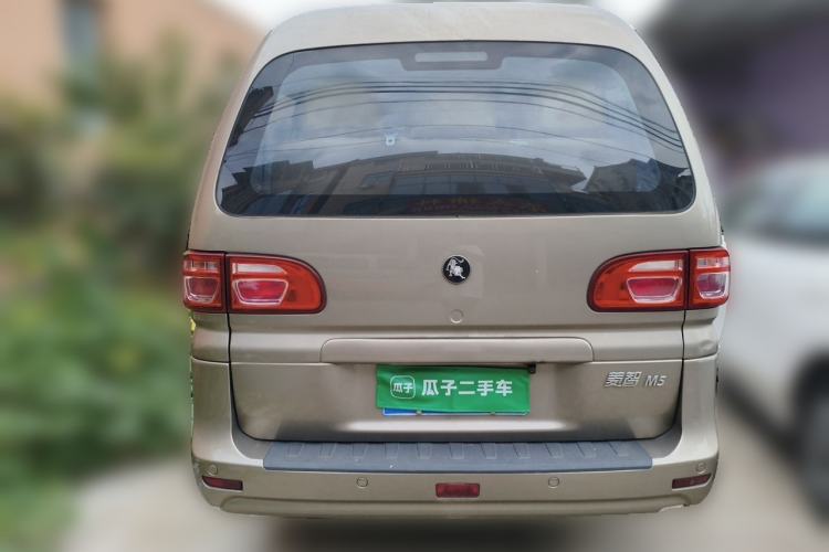 Used FORTHING Lingzhi 2022 Revised Version Striving Edition M5L 2.0L Base Model 9-Seater Rear