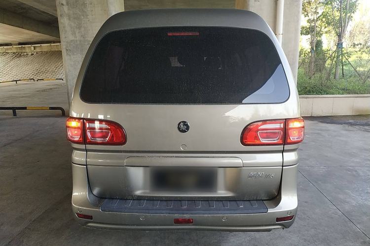 Used FORTHING Lingzhi 2022 Striving Version M5L 2.0L Basic Model 9-Seater Rear