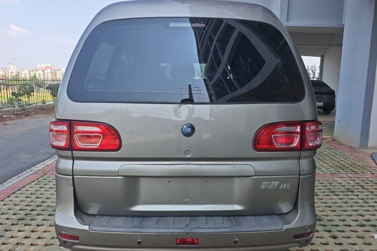 Used FORTHING Lingzhi 2022 M5 1.6L Practical Model 5 Seats Rear