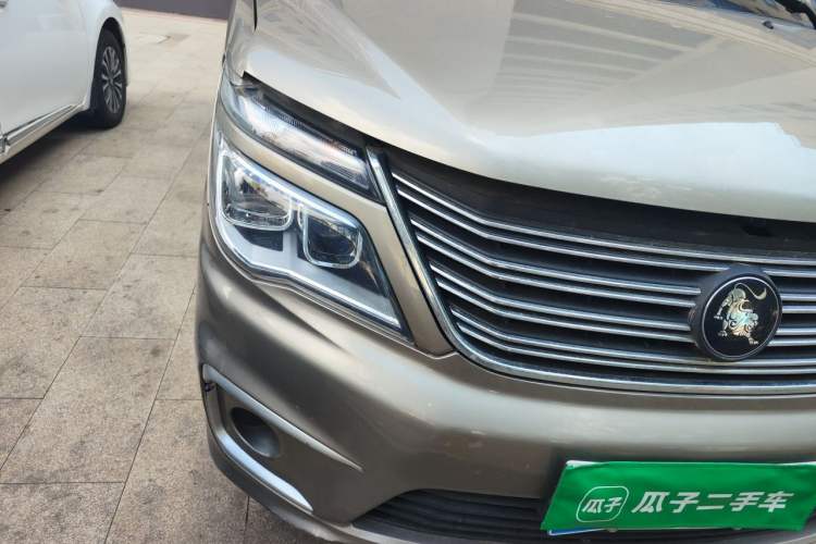 Used FORTHING Lingzhi 2022 M5L 1.6L Utility Model 7 Seats Right Front Headlight