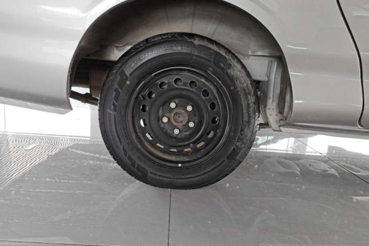 Used FORTHING Lingzhi 2022 M5 1.6L Practical 7-Seater Right Rear Wheel Hub