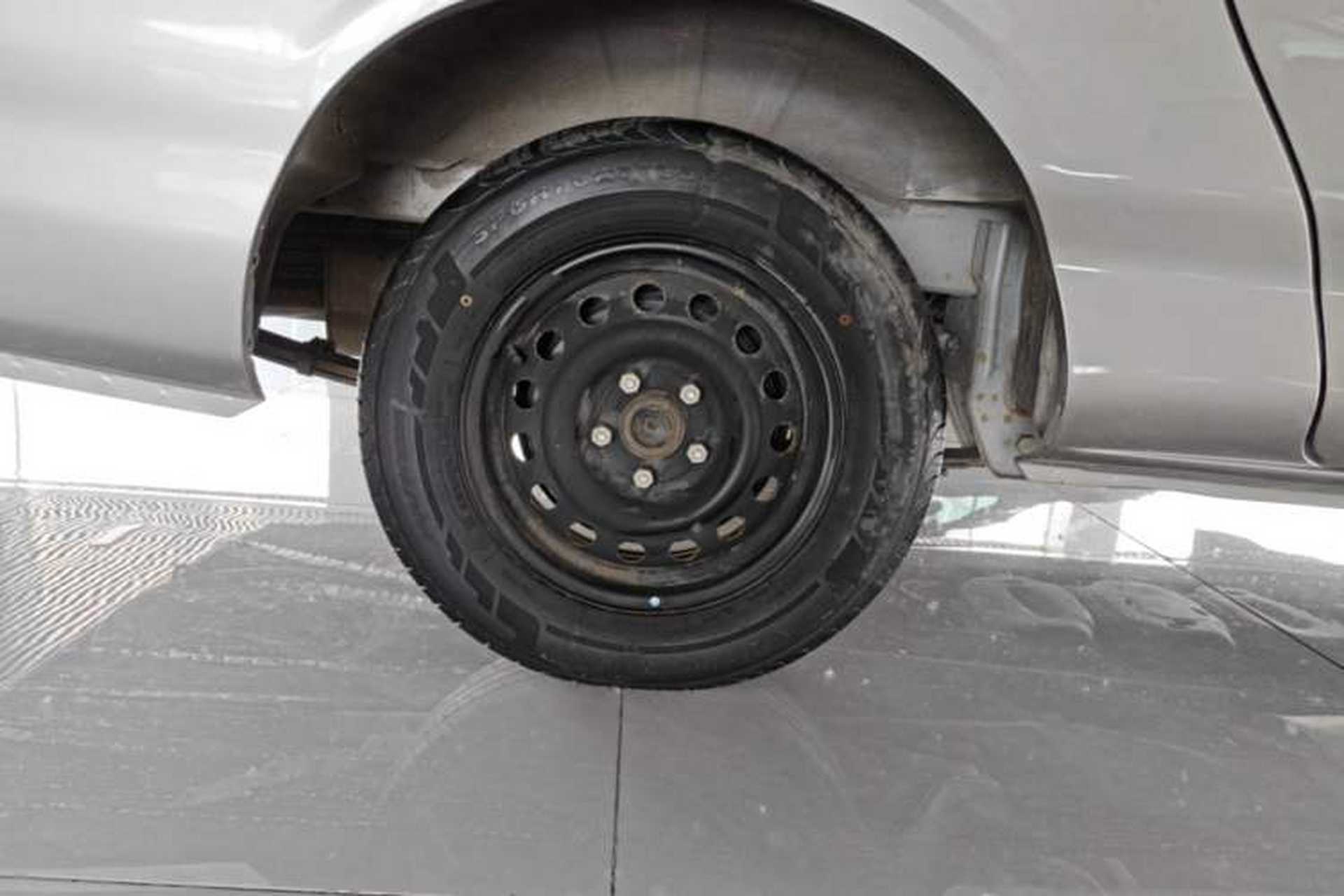 Used FORTHING Lingzhi 2022 M5 1.6L Practical 7-Seater Right Rear Wheel Hub
