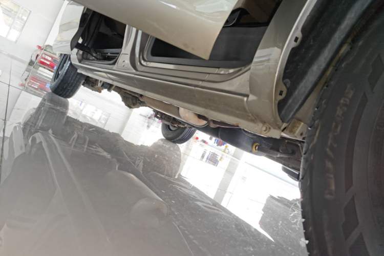 Used FORTHING Lingzhi 2022 M5 1.6L Practical 7-Seater Right Side Sill