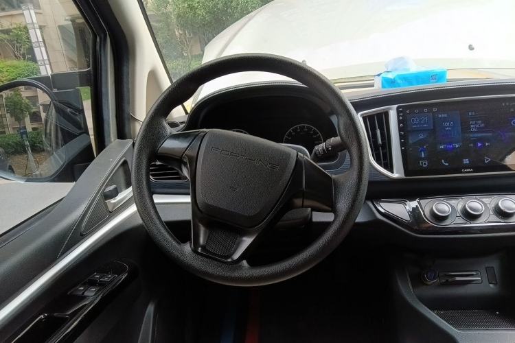 Used FORTHING Lingzhi 2022 M5L 1.6L Utility Model 7 Seats Steering Wheel