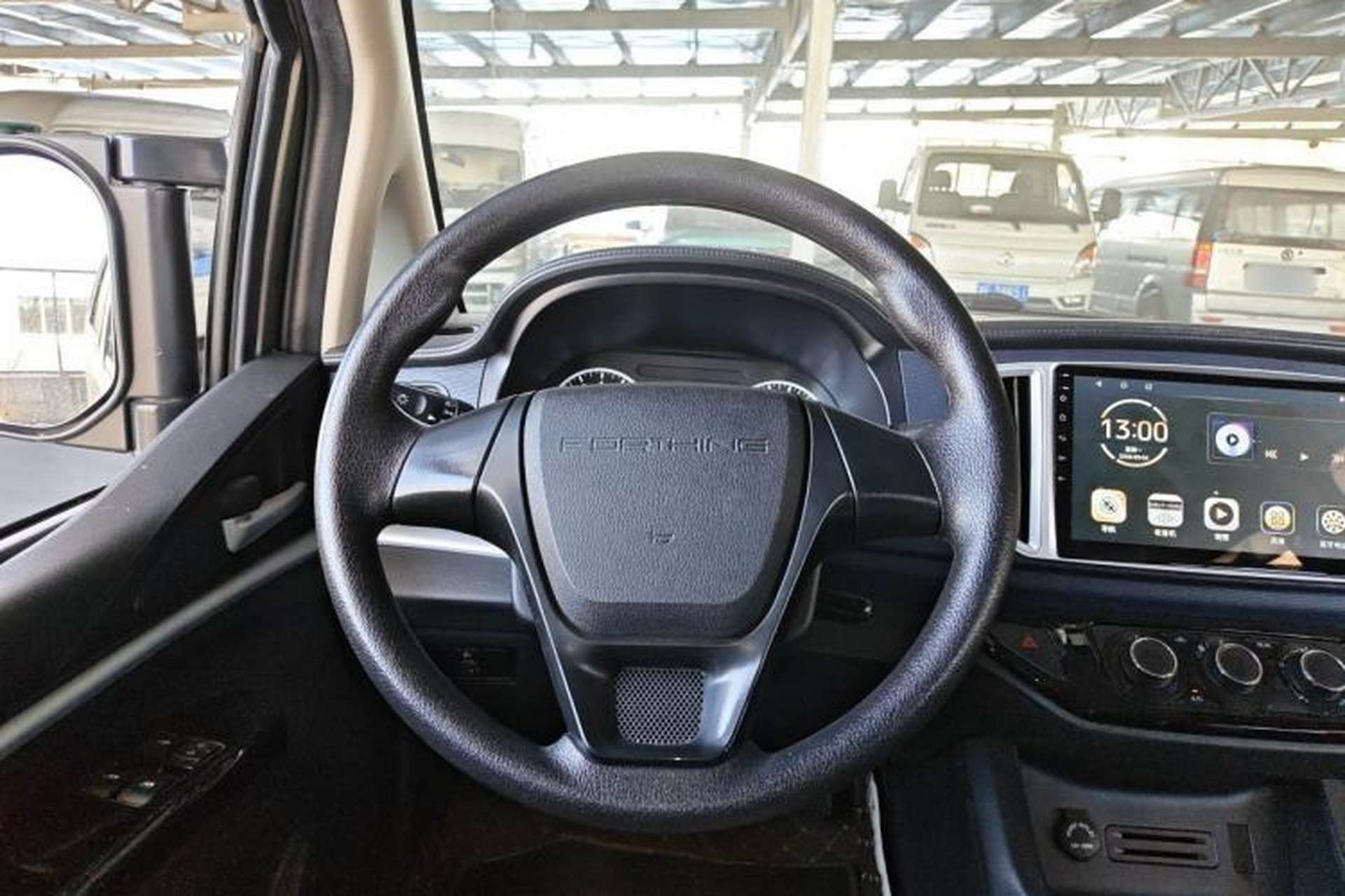 Used FORTHING Lingzhi 2022 M5 1.6L Practical Model 5 Seats Steering Wheel