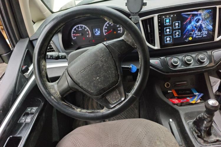 Used FORTHING Lingzhi 2022 M5 1.6L Practical Model 5 Seats Steering Wheel