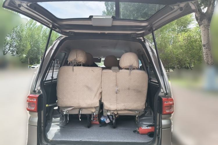 Used FORTHING Lingzhi 2022 M5 1.6L Practical 7-Seater Trunk