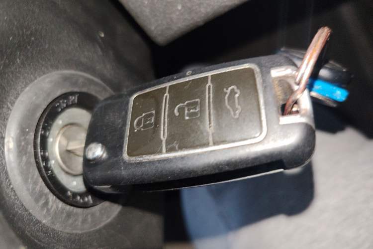 Used FORTHING Lingzhi 2022 M5 1.6L Practical Model 5 Seats Vehicle Key