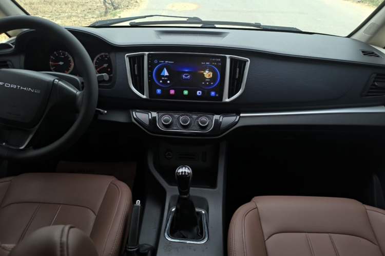 Used FORTHING Lingzhi 2022 Entry-Level M5L 1.6L Comfort Version 7 Seats Audio And AC Panel