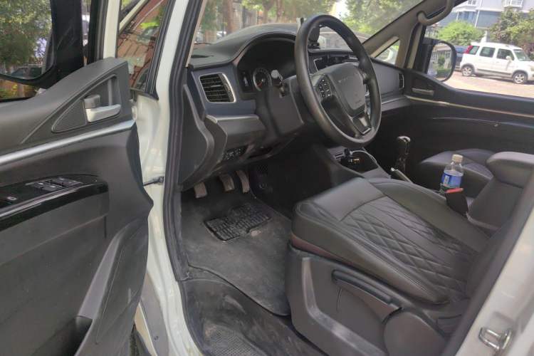 Used FORTHING Lingzhi 2022 Striving Version M5L 1.6L Luxury 7-Seater Driver Seat
