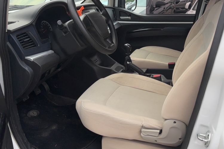 Used FORTHING Lingzhi 2022 M5L 2.0L Utility Model 7 Seats Left Front Seat