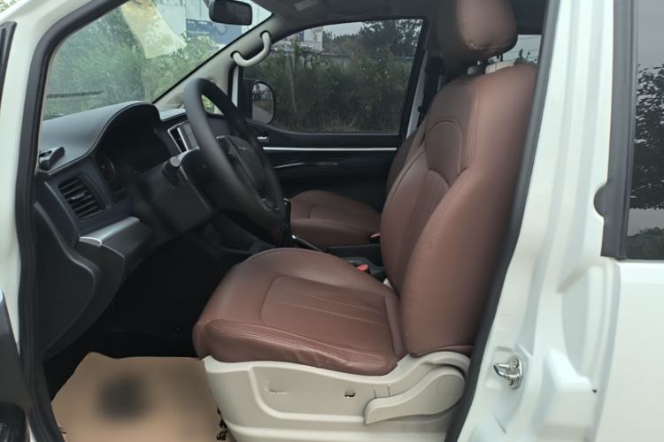 Used FORTHING Lingzhi 2022 Entry-Level M5L 1.6L Comfort Version 7 Seats Left Front Seat