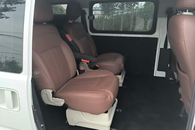 Used FORTHING Lingzhi 2022 Entry-Level M5L 1.6L Comfort Version 7 Seats Left Rear Seat
