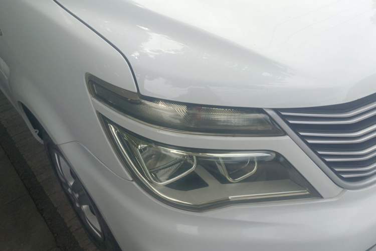 Used FORTHING Lingzhi 2022 M5L 1.6L Utility Model 7 Seats Right Front Headlight