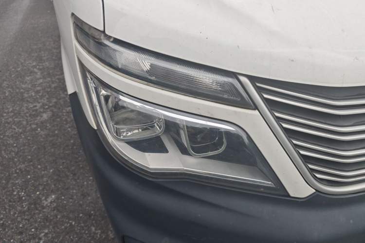 Used FORTHING Lingzhi 2022 V3 1.6L Base Model 2 Seats Right Front Headlight