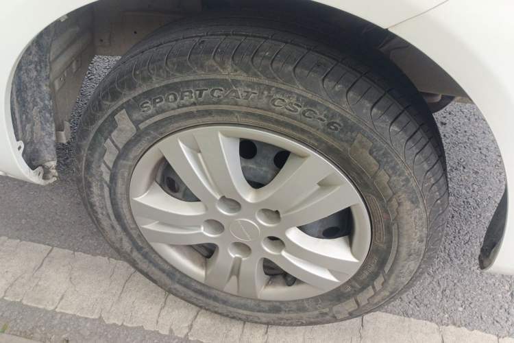 Used FORTHING Lingzhi 2022 M5L 1.6L Utility Model 7 Seats Right Front Wheel Hub