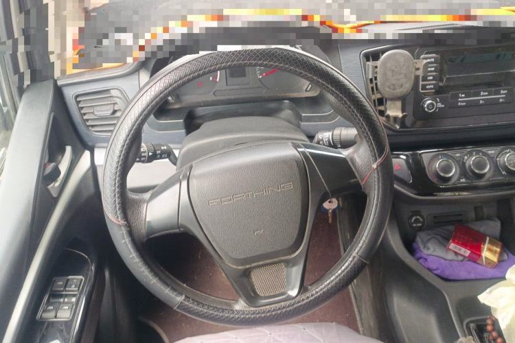 Used FORTHING Lingzhi 2022 M5L 1.6L Utility Model 7 Seats Steering Wheel