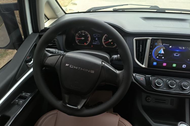 Used FORTHING Lingzhi 2022 Entry-Level M5L 1.6L Comfort Version 7 Seats Steering Wheel