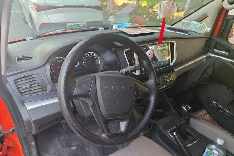 Used FORTHING Lingzhi 2022 V3 1.6L Base Model 2 Seats Center Console