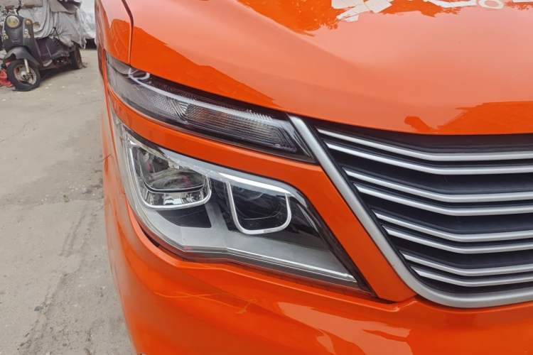 Used FORTHING Lingzhi 2022 V3 1.6L Base Model 2 Seats Right Front Headlight