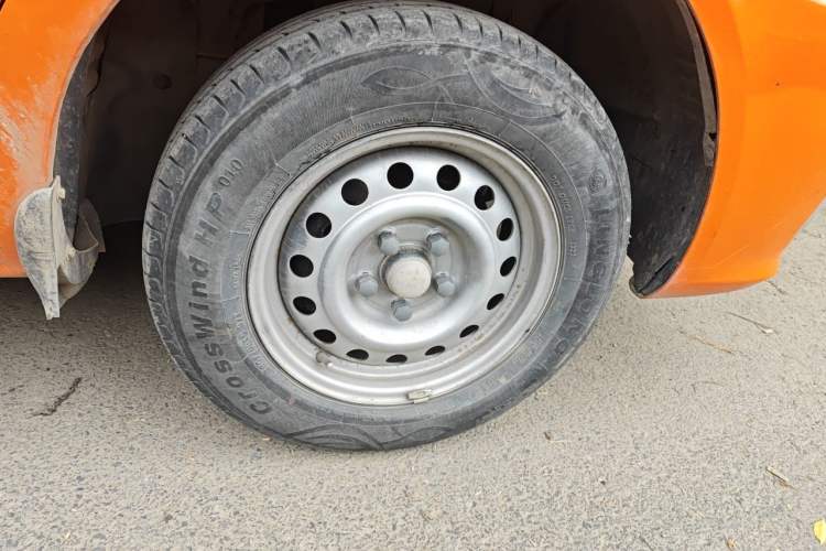 Used FORTHING Lingzhi 2022 V3 1.6L Base Model 2 Seats Right Front Wheel Hub