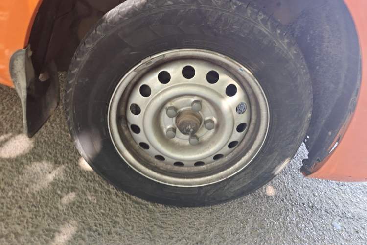 Used FORTHING Lingzhi 2022 V3 1.6L Base Model 2 Seats Right Front Wheel Hub