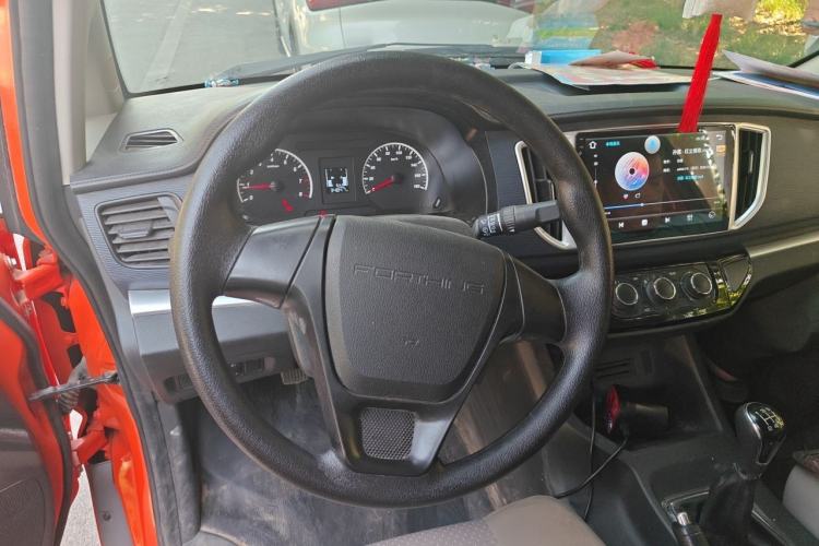 Used FORTHING Lingzhi 2022 V3 1.6L Base Model 2 Seats Steering Wheel