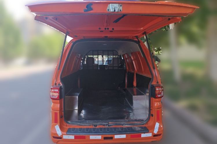 Used FORTHING Lingzhi 2022 V3 1.6L Base Model 2 Seats Trunk