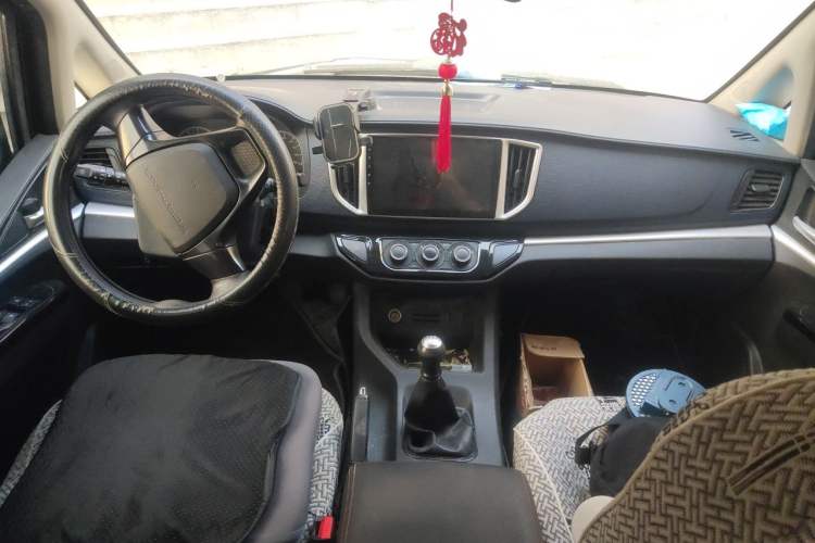 Used FORTHING Lingzhi 2023 M5L 1.6L Base Model 5 Seats Center Console