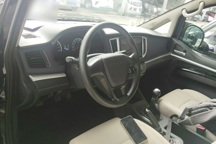 Used FORTHING Lingzhi 2023 M5 1.6L Practical Model 5 Seats Center Console