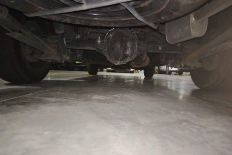 Used FORTHING Lingzhi 2023 M5L 1.6L Comfort Edition 7-Seater Chassis Rear