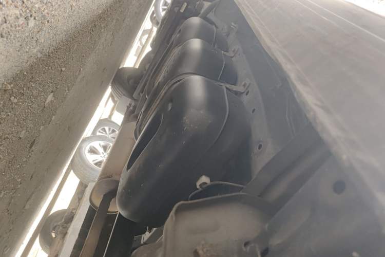 Used FORTHING Lingzhi 2023 M5L 1.6L Base Model 7 Seats Chassis Rear Left