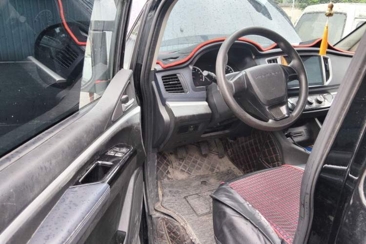 Used FORTHING Lingzhi 2023 M5L 1.6L Base Model 5 Seats Driver Seat