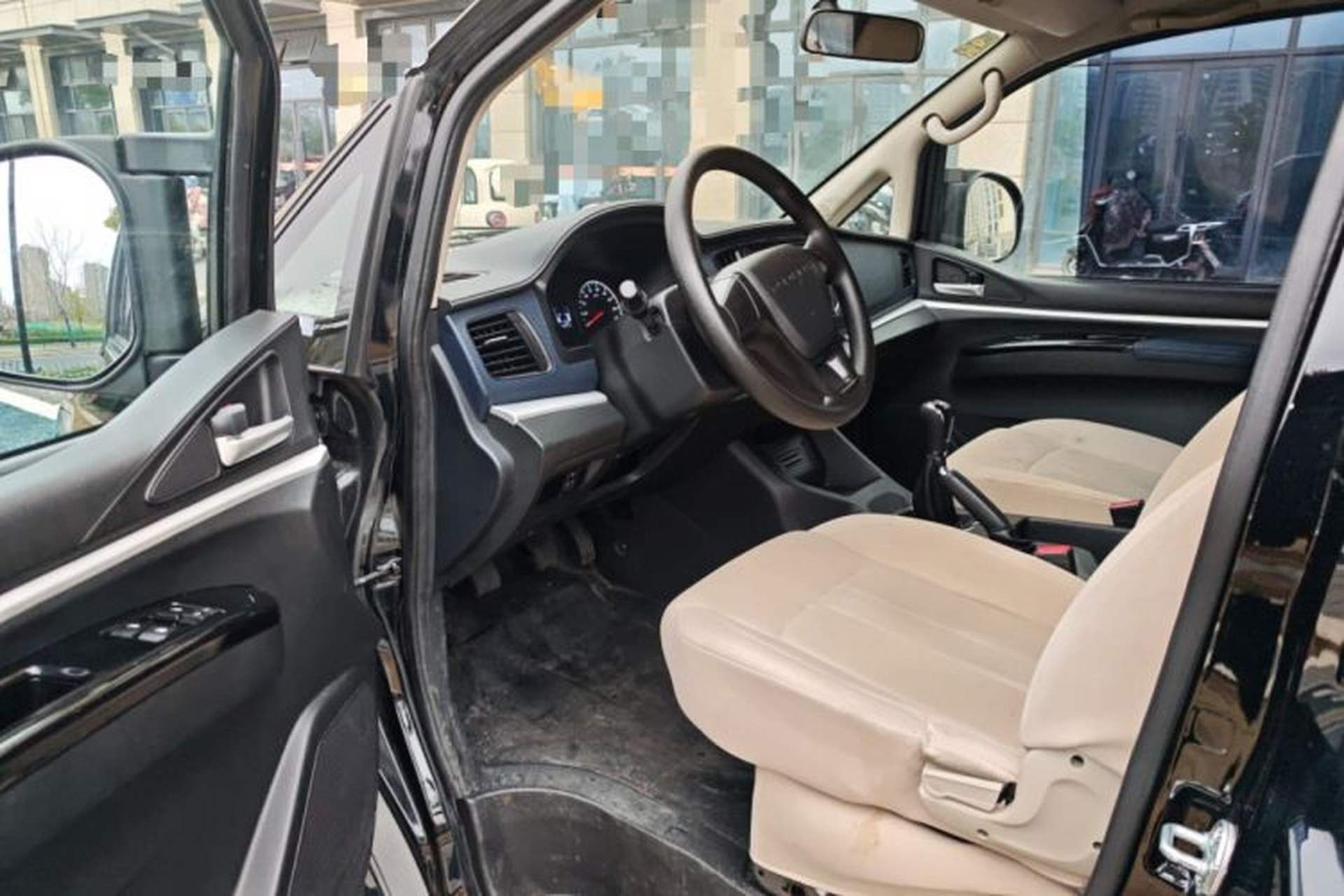 Used FORTHING Lingzhi 2023 M5L 1.6L Base Model 7 Seats Driver Seat
