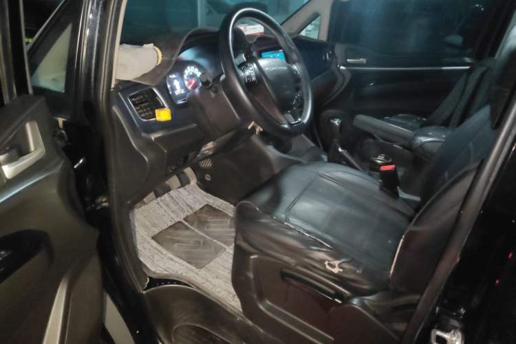 Used FORTHING Lingzhi 2023 M5L 1.6L Luxury 7-Seater Driver Seat