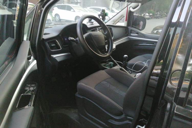 Used FORTHING Lingzhi 2023 M5L 1.6L Comfort 9-Seater Driver Seat