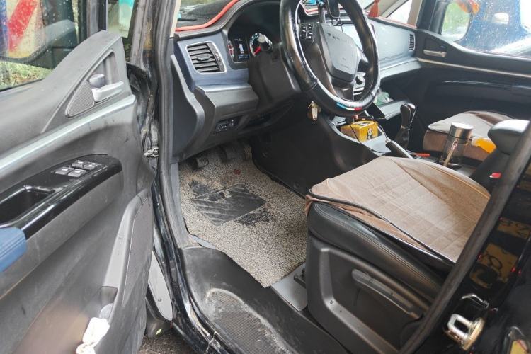 Used FORTHING Lingzhi 2023 M5L 1.6L Luxury 7-Seater Driver Seat
