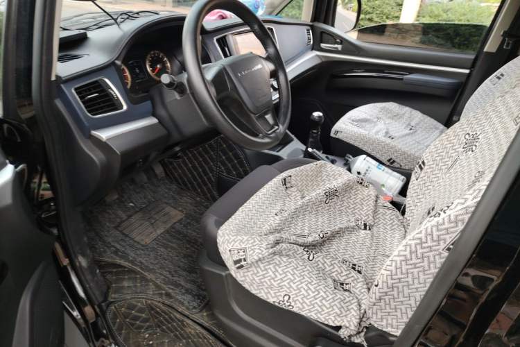 Used FORTHING Lingzhi 2023 M5L 1.6L Comfort 9-Seater Driver Seat