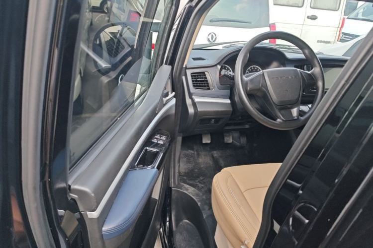 Used FORTHING Lingzhi 2023 M5L 1.6L Base Model 7 Seats Driver Seat