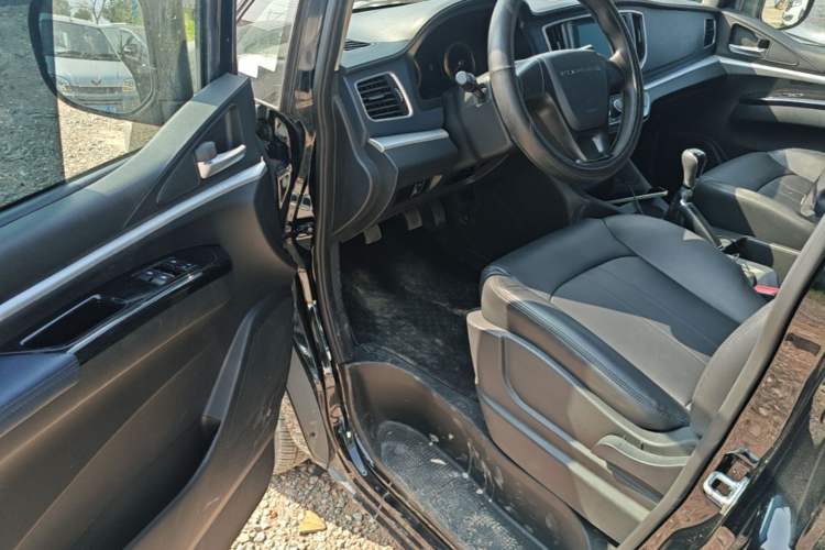 Used FORTHING Lingzhi 2023 M5L 1.6L Comfort 9-Seater Driver Seat