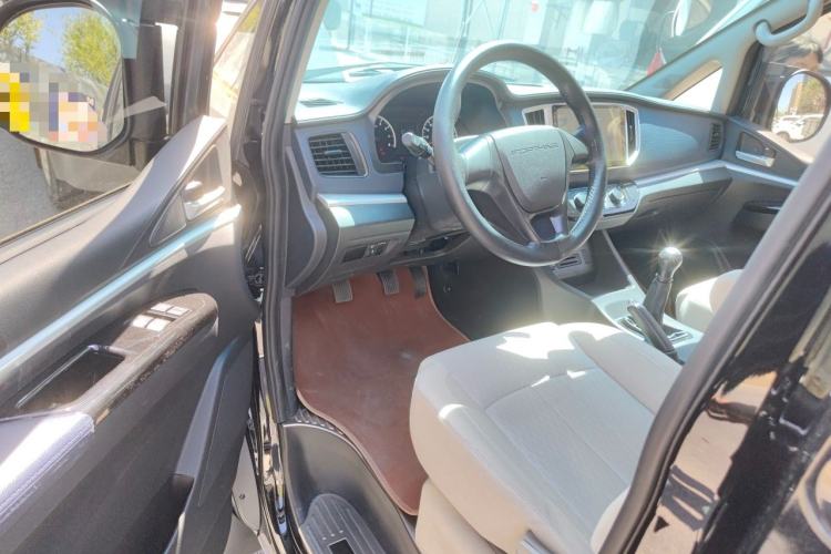 Used FORTHING Lingzhi 2023 M5 1.6L Practical Model 5 Seats Driver Seat