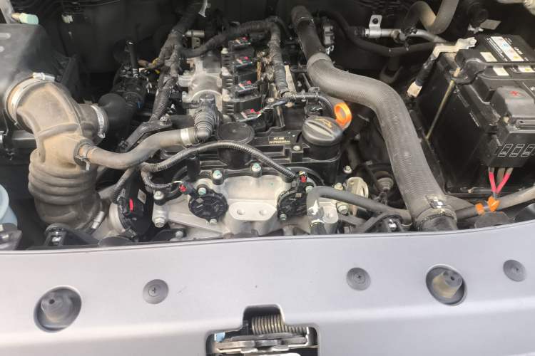 Used FORTHING Lingzhi 2023 M5L 1.6L Base Model 7 Seats Engine Bay