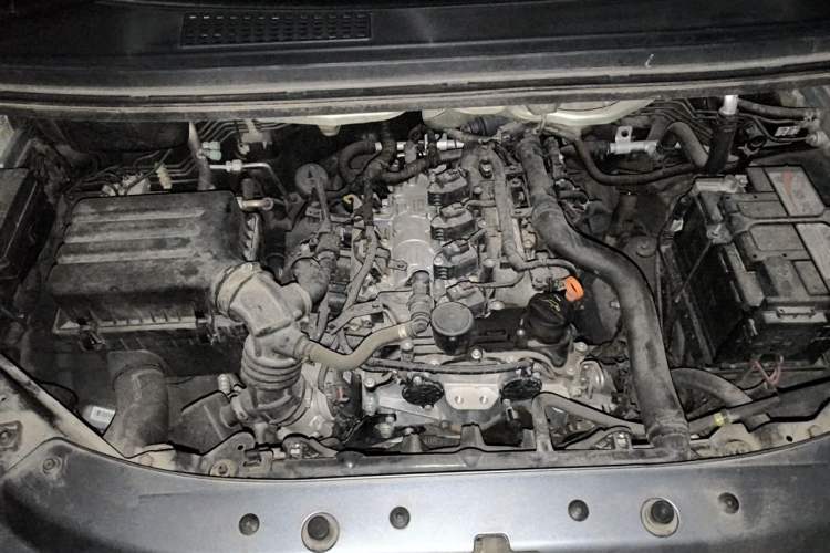 Used FORTHING Lingzhi 2023 M5L 1.6L Luxury 7-Seater Engine Bay