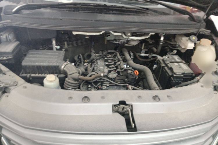 Used FORTHING Lingzhi 2023 M5L 1.6L Base Model 7 Seats Engine Bay