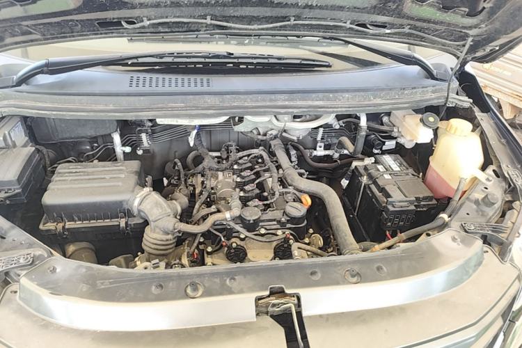 Used FORTHING Lingzhi 2023 M5 1.6L Utility Model 7 Seats Engine Bay