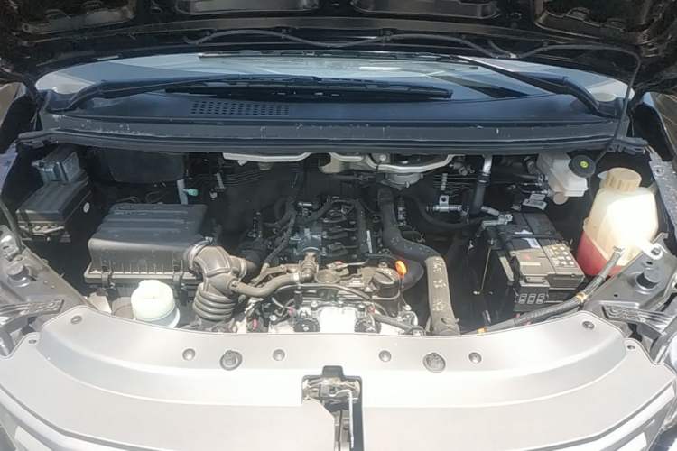 Used FORTHING Lingzhi 2023 M5L 1.6L Base Model 5 Seats Engine Bay