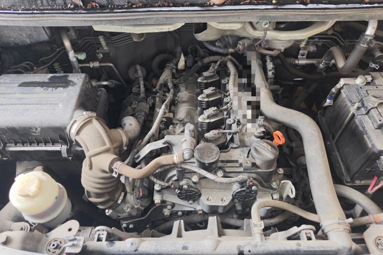 Used FORTHING Lingzhi 2023 M5L 1.6L Luxury 7-Seater Engine Bay