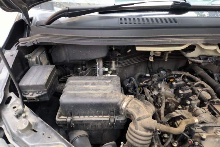 Used FORTHING Lingzhi 2023 M5L 1.6L Comfort 9-Seater Engine Bay Right