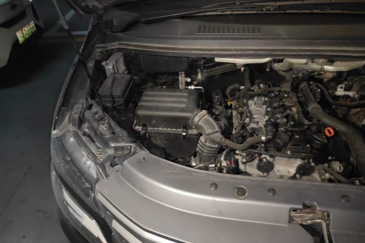 Used FORTHING Lingzhi 2023 M5L 1.6L Luxury 7-Seater Engine Bay Right